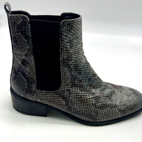 Kenneth Cole Reaction - Chelsea Salt Snakeskin Pull On Ankle Boot Size 10 - Picture 5 of 14